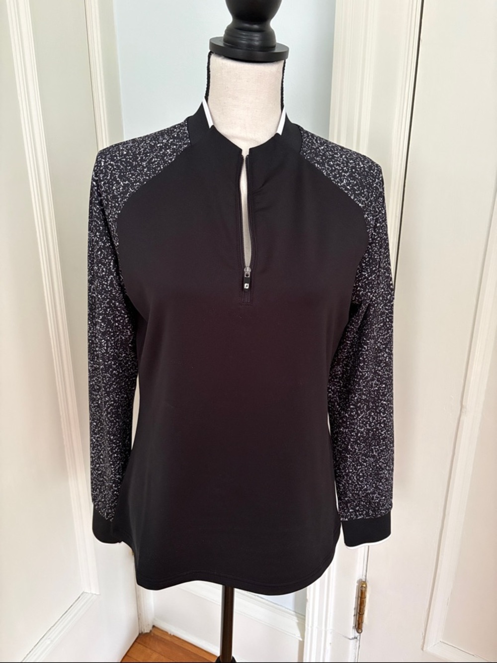 Black Long-Sleeve Quarter-Zip Active Top